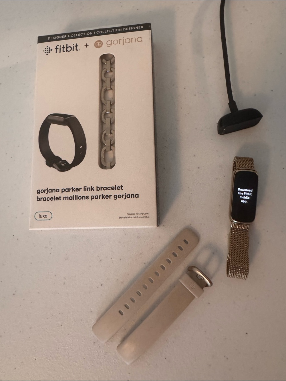 Fitbit Luxe with Gorjana Parker Link Bracelet - Gold